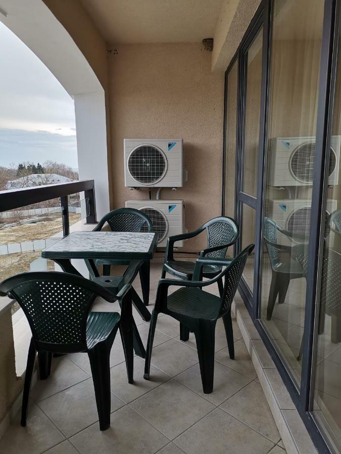 Cozy Apartment By The Sea Sveti Konstantin Buitenkant foto